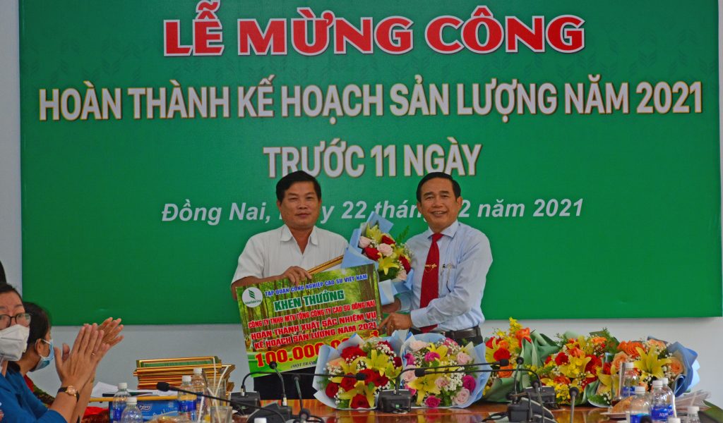 VRG khen thưởng 31 đơn vị về trước kế hoạch từ 10 – 30 ngày
